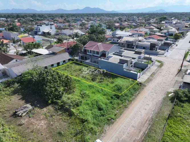EXCELENTE OPÇÃO DE TERRENO EM ITAPOÁ, JÁ ATERRADO PRÓXIMO AO MAR!