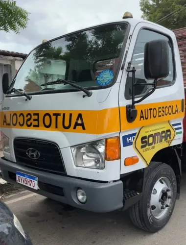 Caminhão HD80 2022 zero com apenas 15.500 km rodados todo original 84- *