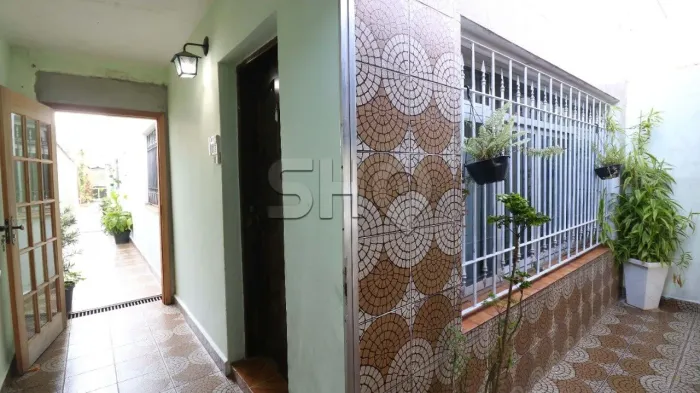 Sobrado com 5 dormitórios (1 suíte) e garagem para 2, 160m², à venda em Cachoeirinha.
