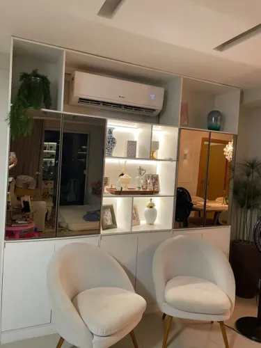 Vendo Armário Planejado de Sala com Iluminação LED