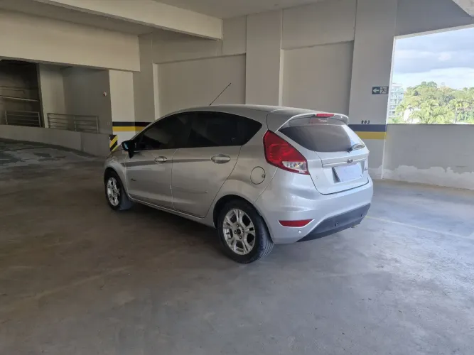 Ford Fiesta SEL 1.6 16V Flex Mec. 5P 2017