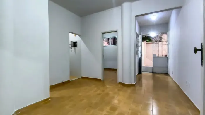 Apê para aluguel possui 42m² com 1 quarto e 1 vaga de garagem na Glória