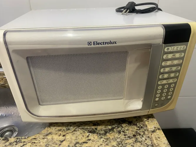 Microondas Eletrolux 31 litros