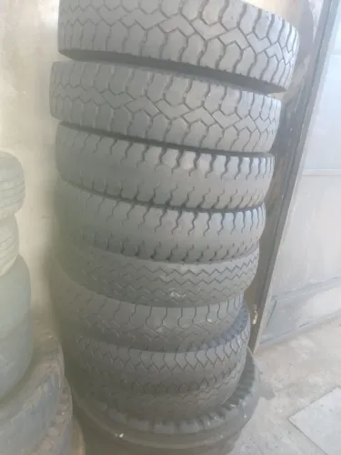 Pneus 750/16 usado