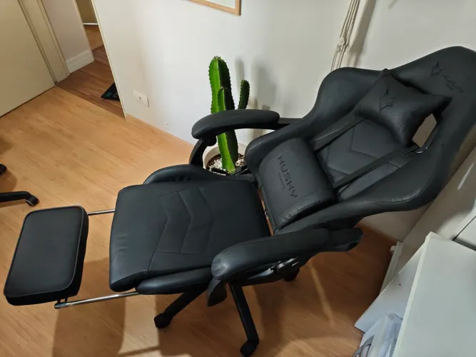 Cadeira Gamer Husky Gaming Tempest 500 Preta ? Com Apoio de Pés (Ótimo Estado)