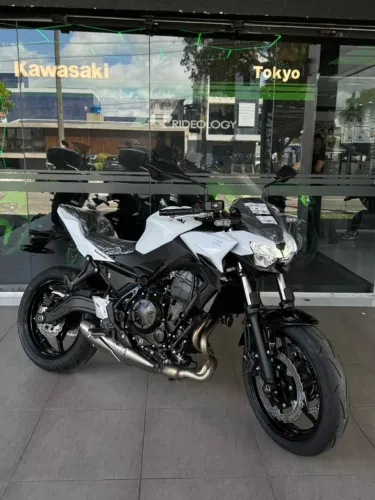 KAWASAKI Z650 BRANCA 2026