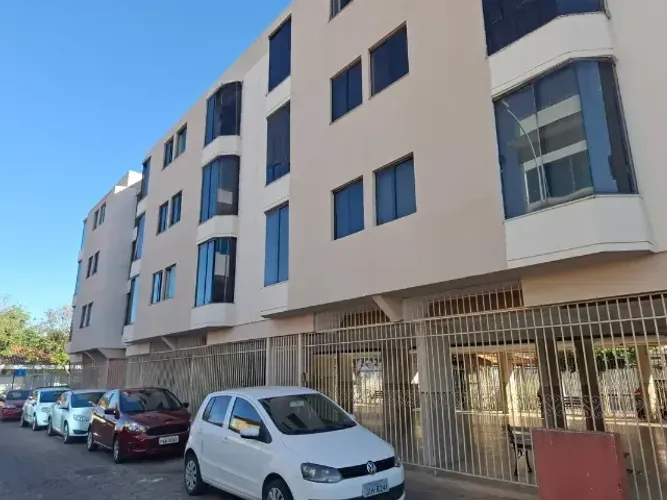 Apartamento reformado, nascente, 03 quartos, 1º andar, R$ 420 Mil.