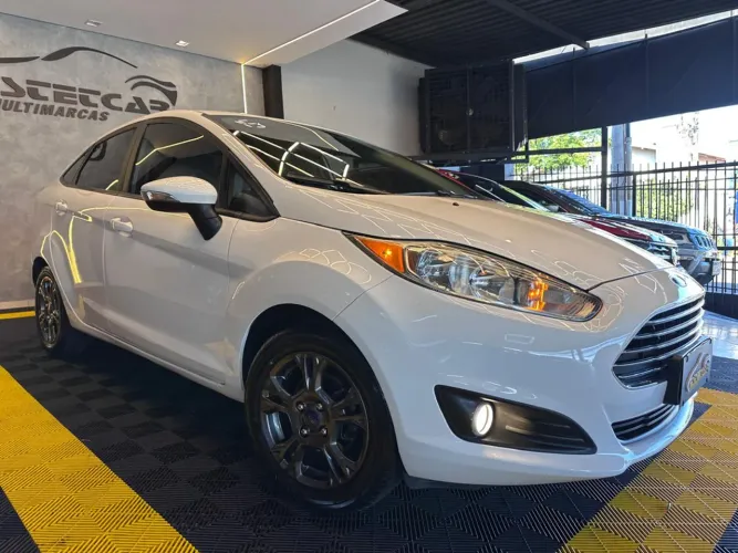 Ford Fiesta Sedan 1.6 16V Flex Mec. 2015