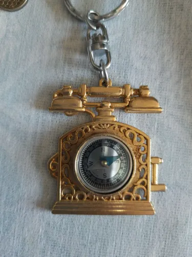 Chaveiro Vintage Telefone Antigo com Bússola - Souvenir do Japão (Nagoya)