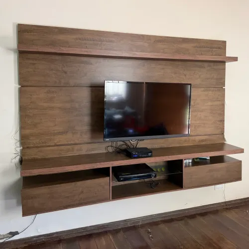 Painel Suspenso HACK para TV 2,20m - Madeira / Bem Conservado
