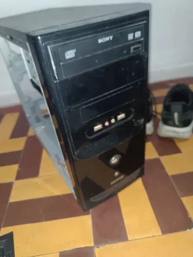 Gabinete de escritório com placa mãe e leitor Sony