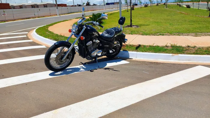 Shadow 600