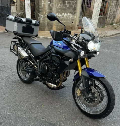 TRIUMPH TIGER 800