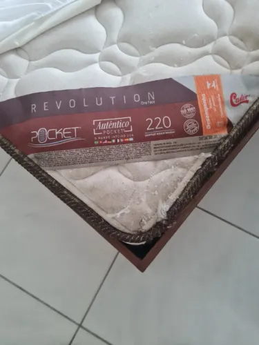 Bi cama c/ colchões ? criado com 2 gavetas