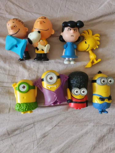 Lote MC Donald's Snoopy e minions