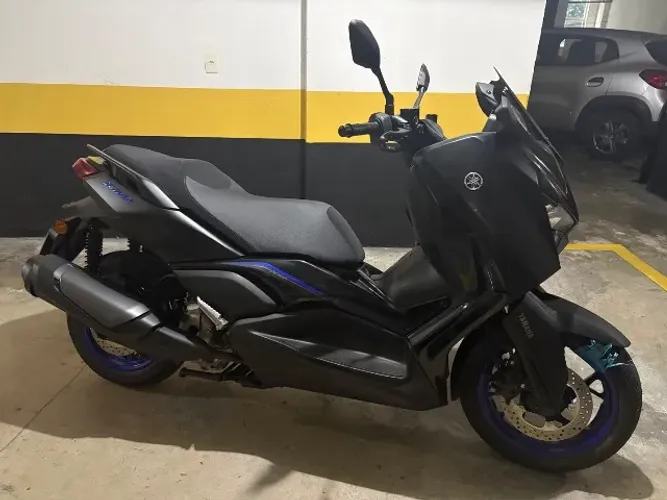 Yamaha XMAX 25/26 300 conected 0km emplacada