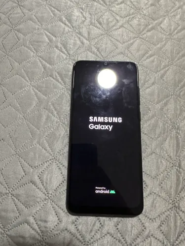 Vende - se Galaxy A04e 
