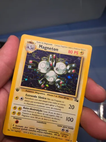 Carta Pokémon Magneton 1ª Edição Holo Base Set 1999