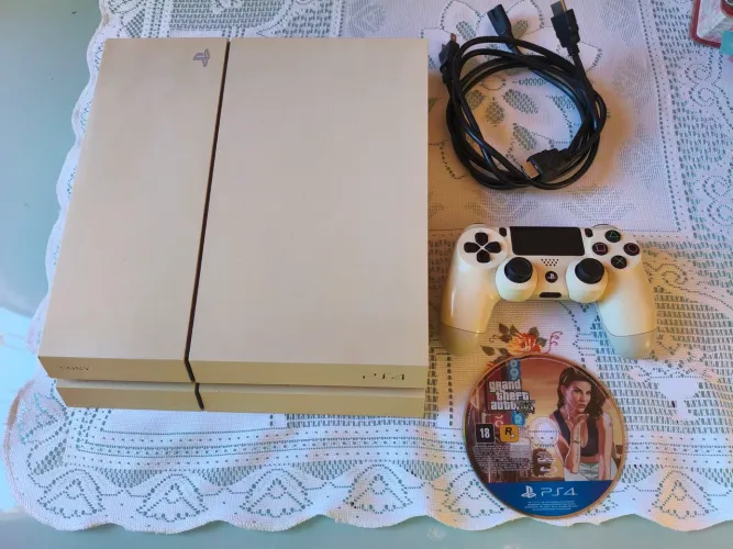 PS4 Fat. Branco
