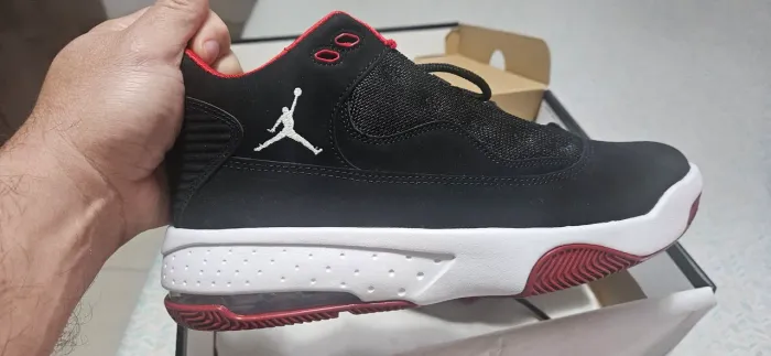 Tenis de Basquete Nike Air Jordan Max Aura 2