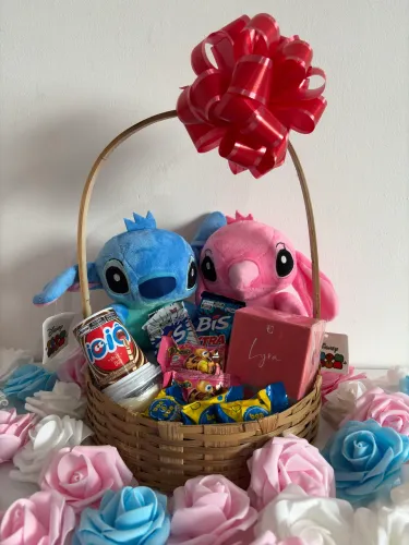 Cesta stitch e angel especial e romântica 
