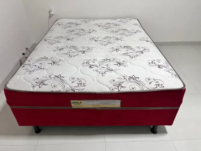 Vende-se Cama Casal