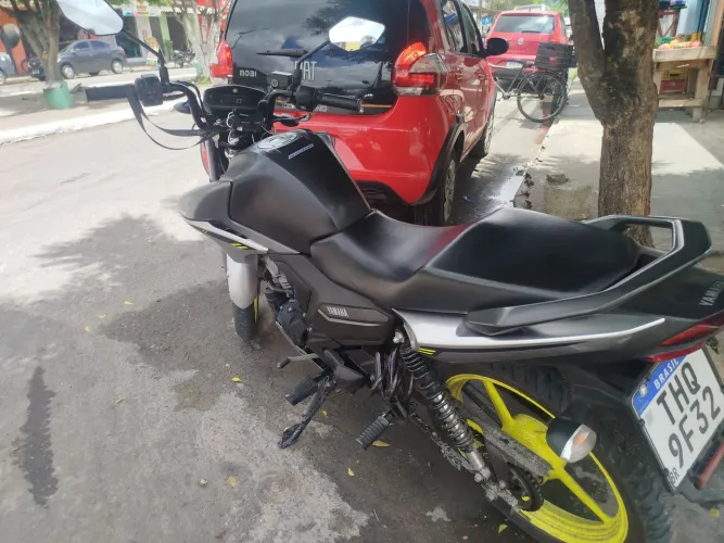 Vendo factor 2025 em perfeito estado apenas com marcas de uso
