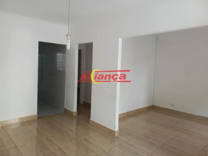 Casa para alugar com 2 quartos, sendo 1 suite , 2 vagas - Cocaia - Guarulhos por R$: 2.400
