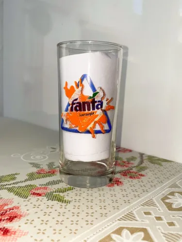 Copo Fanta laranja de 1980