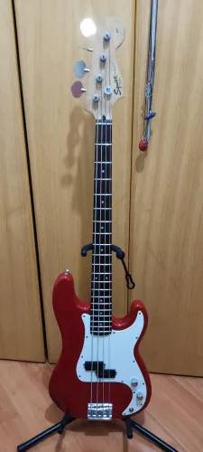 Squier Affinity Precision Bass com melhorias