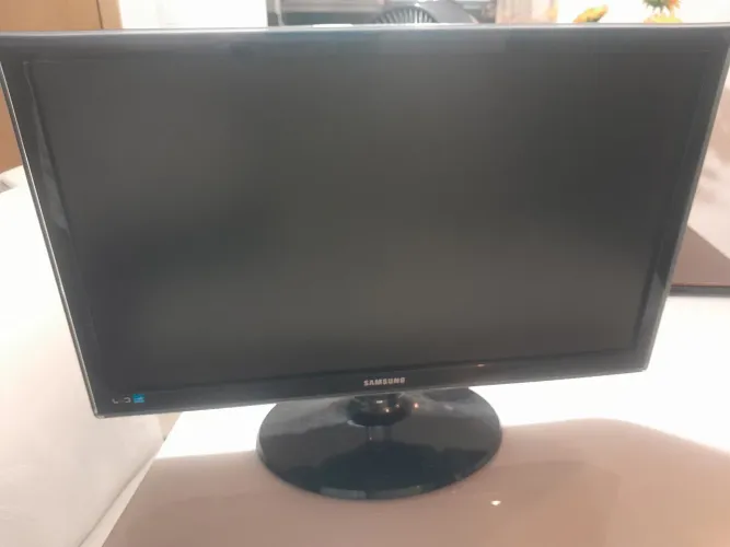 Monitor Samsung básico funcionando