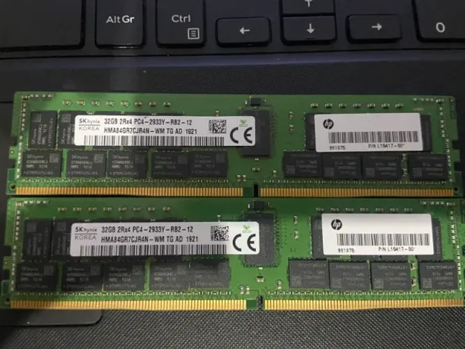 2x Memórias RAM SK Hynix 32GB DDR4 2933MHz ECC para Servidor