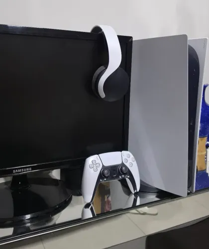 KIT PS5 COMPLETO = PS5 COM LEITOR + FONE PULSE 3D + MONITOR SAMSUNG 24 pol