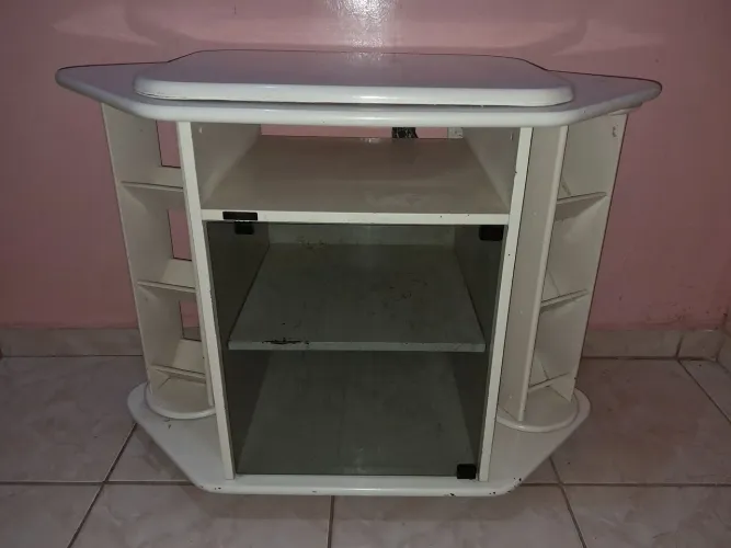 [MUDANÇA] Rack com porta de vidro