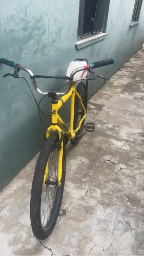 Bicicleta amarela
