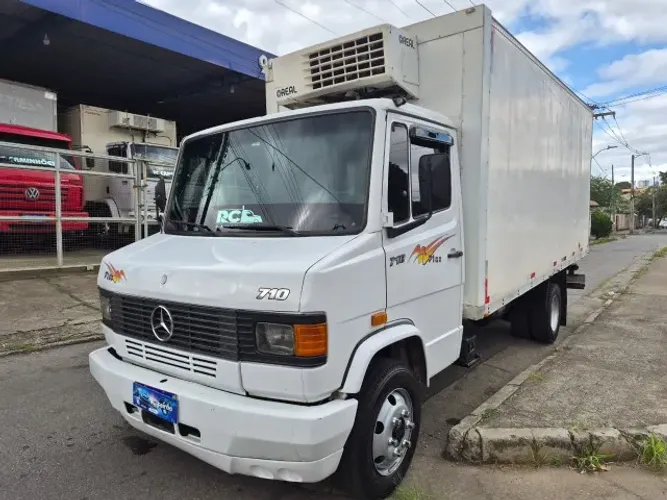 M. BENZ 710 BAÚ REFRIGERADO |  2008/2008