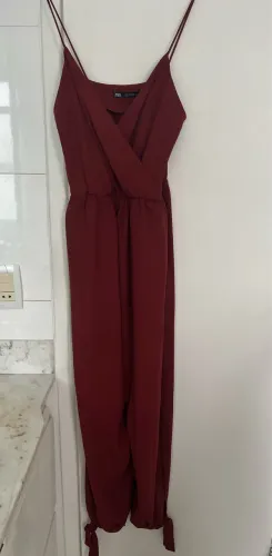 Macacão em crepe Zara TAM P ( nunca usado)