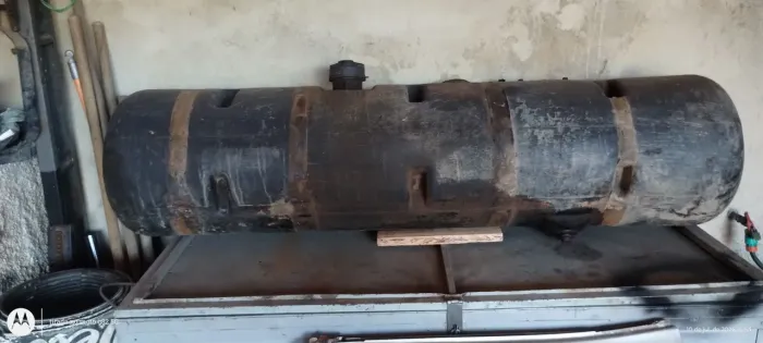 TANQUE A DIESEL 210 LITROS MAIS PRENSA CHAPEU CHINES DO 1313