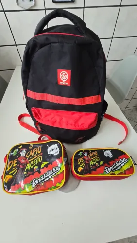 Mochila, lancheira e estojo Enaldinho usado em bom estado 