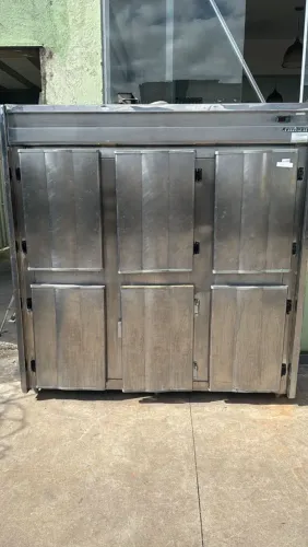 Vendo geladeira comercial 6 portas da marca refrigerante!!