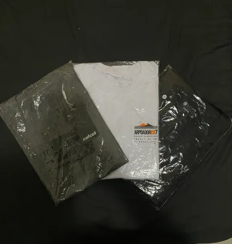 3 CAMISAS NUNCA USADAS TAMANHO M (forma um pouco maior)