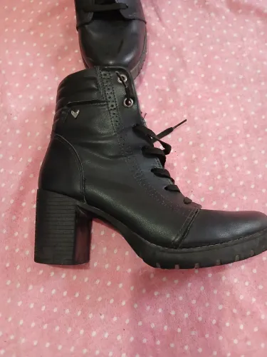 Botas
