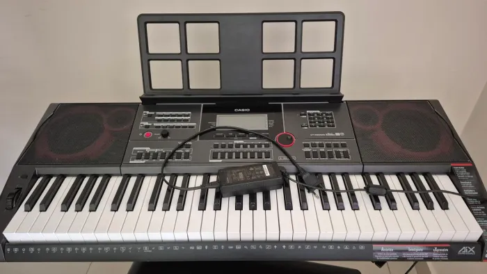 Teclado Casio CT-X5000 (pouquinho usado)