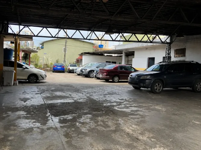 Terreno de Esquina com 661 m² em Região Estratégica e Valorizada no Bairro Casa Branca REF