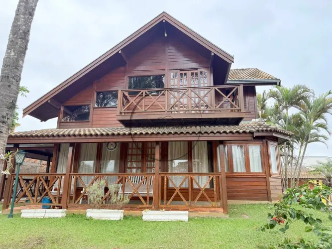 Casa em Condomínio na Represa de Piracaia-SP: 3 Quartos, 2 Banheiros