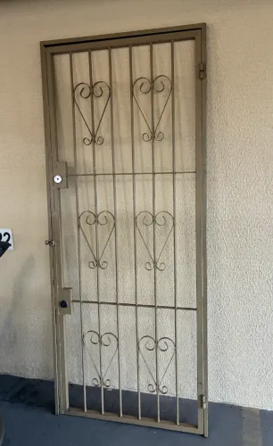 Grade para porta - apartamento