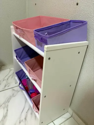 ESTANTE ORGANIZAÇÃO DE BRINQUEDOS