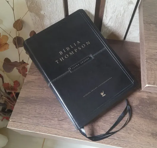 Bíblia de estudo Thompson Letra Grande (bem conservada)