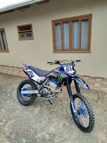 Tornado 250 de trilha