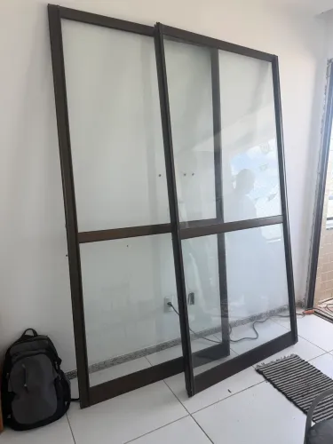 Porta Varanda alumínio e vidro nova